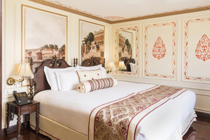 Colonial Suite